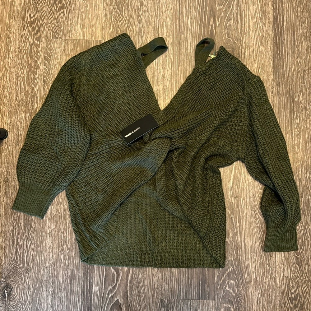 KNIT SWEATER